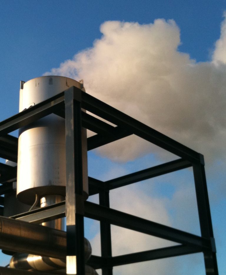 The efficiency of a venting silencer is based on two principles of noise reduction: controlled, silent gas expansion, followed by a technology that absorbs residual noise after expansion.
